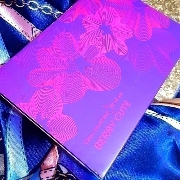 Coloured Rain Berry Cute Eyeshadow Palette - Picture 1 of 4